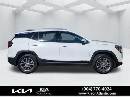 Summit White 2024 GMC Terrain SLT