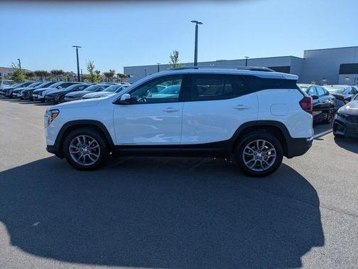 Summit White 2024 GMC Terrain SLT