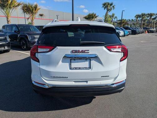 Summit White 2024 GMC Terrain SLT