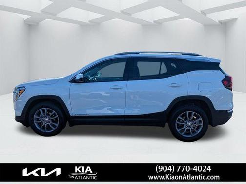Summit White 2024 GMC Terrain SLT