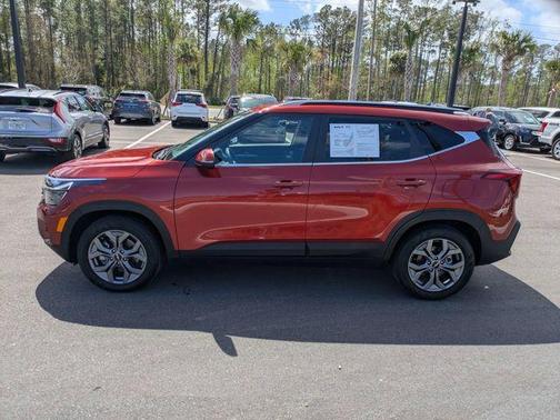 Mars Orange 2024 Kia Seltos S