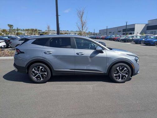 Everlasting Silver 2025 Kia Sportage EX
