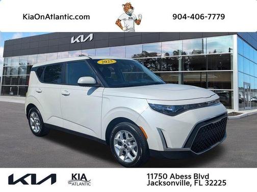 Snow White Pearl 2025 Kia Soul LX