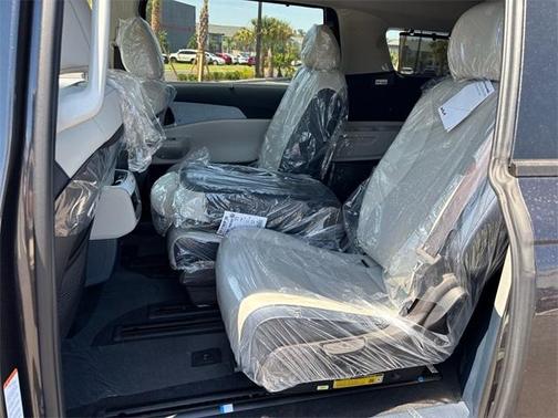 2025 Kia Carnival Hybrid EX