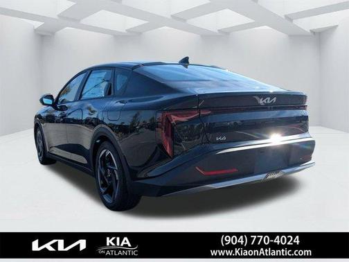 Aurora Black Pearl 2026 Kia K4 EX