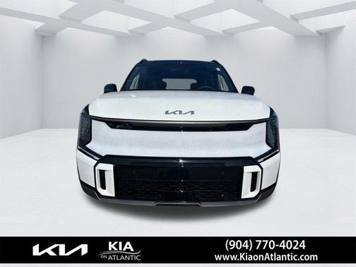 Glacier White Pearl 2026 Kia EV9 GT-Line