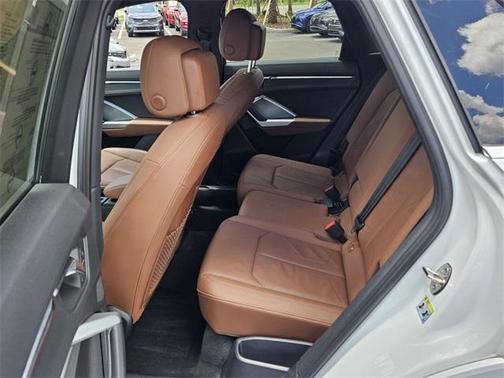2020 Audi Q3 45 S line Premium