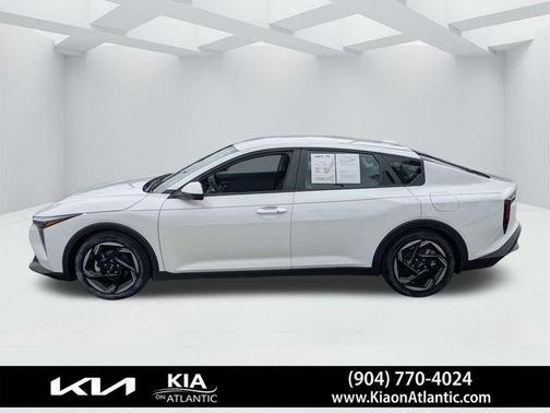 Snow White Pearl 2025 Kia K4 EX