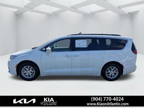 2022 Chrysler Pacifica Touring-L