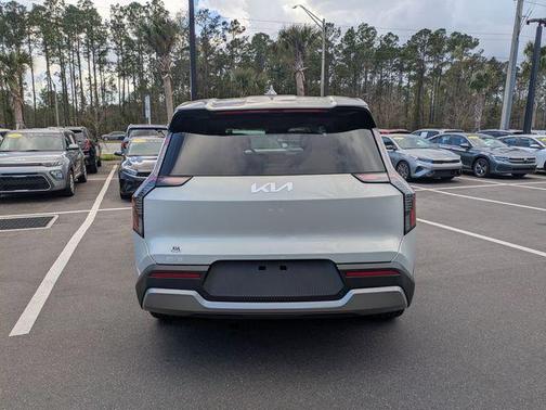 Ivory Silver 2026 Kia EV9 Light Long Range