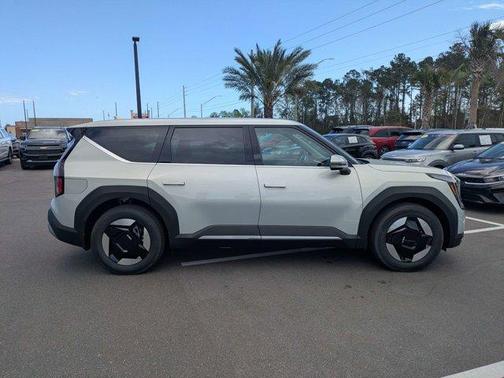 Ivory Silver 2026 Kia EV9 Light Long Range