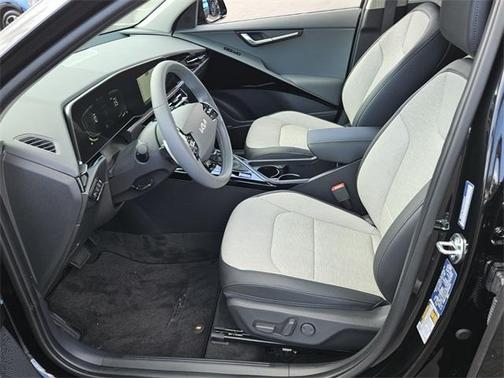 2025 Kia Niro SX