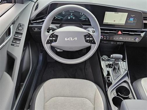 2025 Kia Niro SX