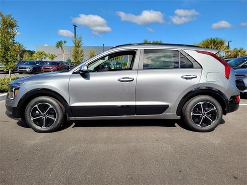 2025 Kia Niro SX
