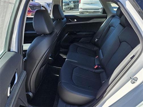 2025 Kia K5 EX