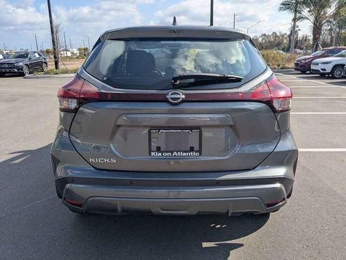 2022 Nissan Kicks S