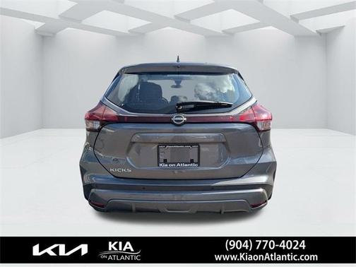 2022 Nissan Kicks S