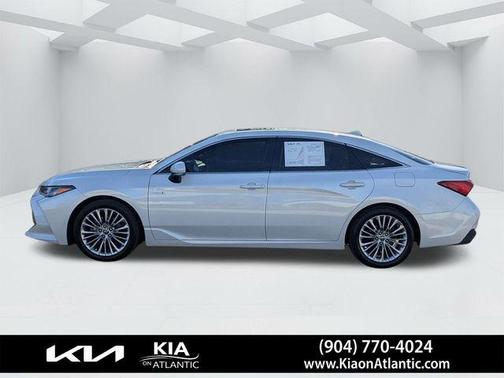 2019 Toyota Avalon Hybrid Limited