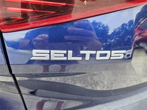 2022 Kia Seltos EX