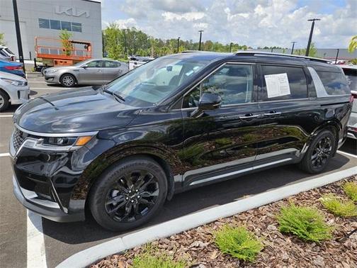2024 Kia Carnival SX
