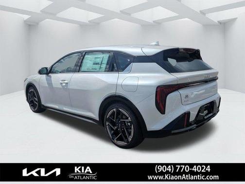 Snow White Pearl 2026 Kia K4 GT-Line