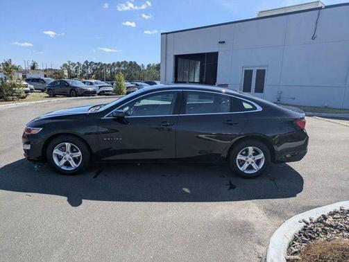 Black Metallic 2022 Chevrolet Malibu 1LS