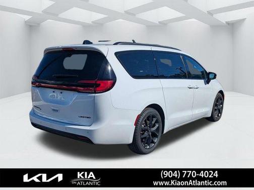 2025 Chrysler Pacifica Limited
