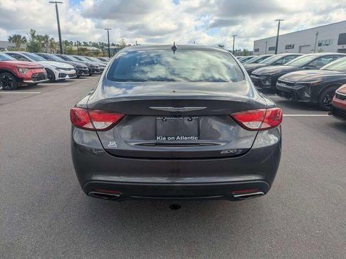 Crystal Metallic 2016 Chrysler 200 S