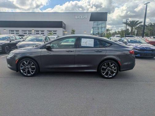 Crystal Metallic 2016 Chrysler 200 S