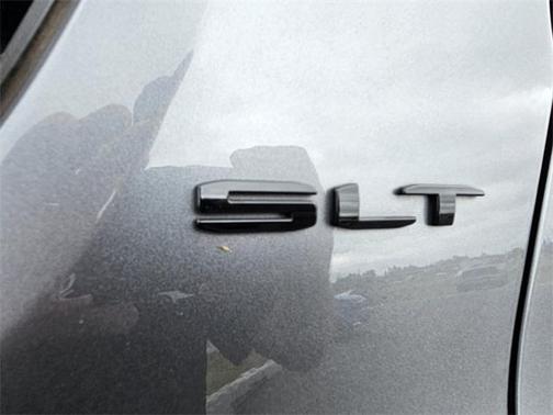 2022 GMC Acadia SLT