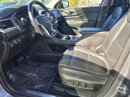 2022 GMC Acadia SLT