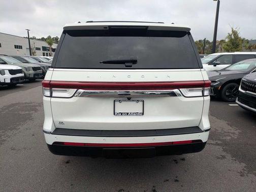 White Metallic 2024 Lincoln Navigator Reserve