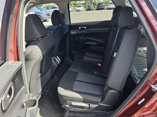 2025 Kia Sorento LX