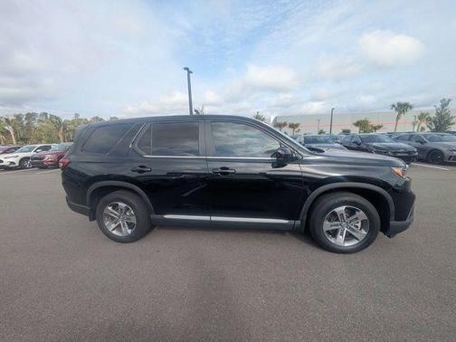 Crystal Black Pearl 2024 Honda Pilot EX-L 7-Passenger