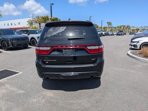 DB Black Crystal Clearcoat 2024 Dodge Durango GT