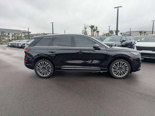 Black Metallic 2022 Lincoln Corsair Reserve