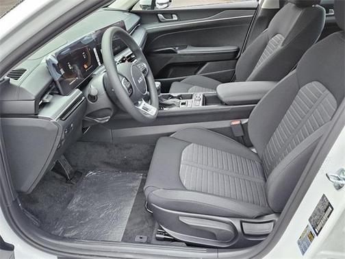 2025 Kia K5 LXS