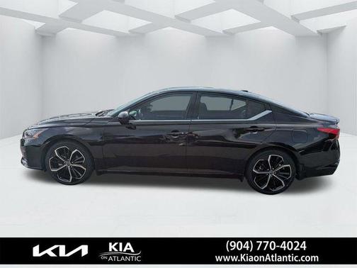 Black 2023 Nissan Altima 2.5 SR