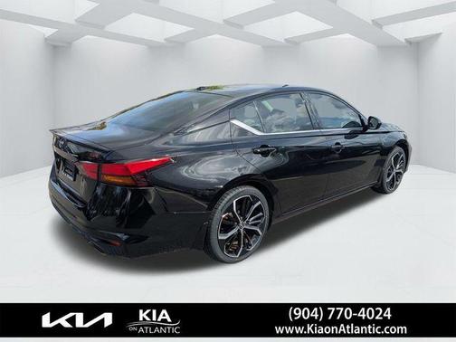Black 2023 Nissan Altima 2.5 SR