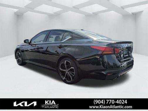 Black 2023 Nissan Altima 2.5 SR