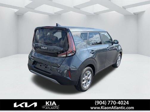 Gravity Gray 2025 Kia Soul LX