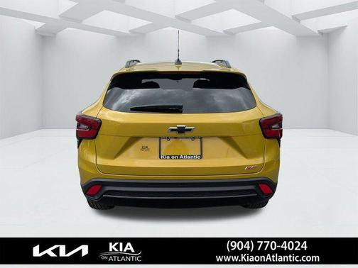 Yellow Metallic 2025 Chevrolet Trax 2RS