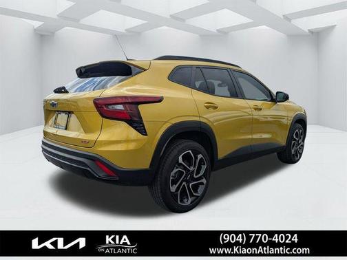 Yellow Metallic 2025 Chevrolet Trax 2RS