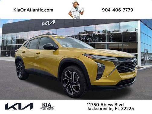 Yellow Metallic 2025 Chevrolet Trax 2RS