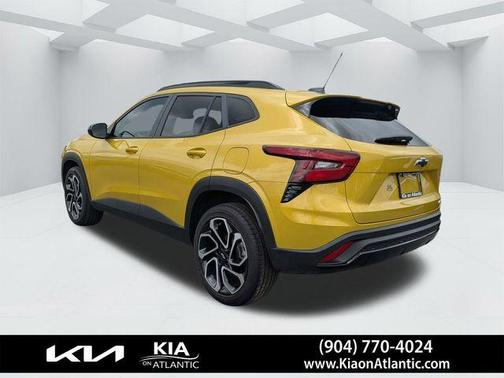 Yellow Metallic 2025 Chevrolet Trax 2RS