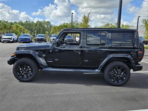 2021 Jeep Wrangler Unlimited Sahara Altitude