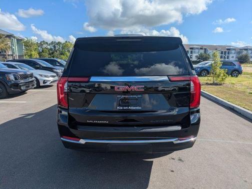 Onyx Black 2025 GMC Yukon XL Elevation