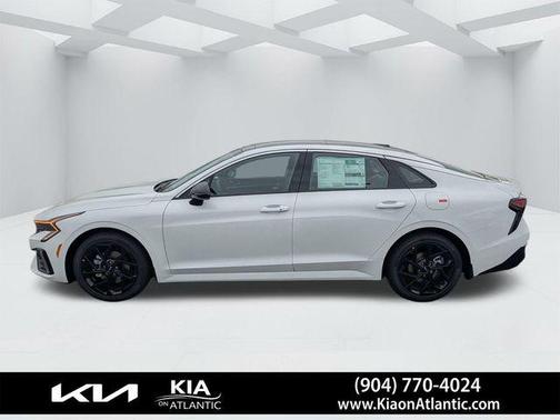Snow White Pearl 2026 Kia K5 GT-Line