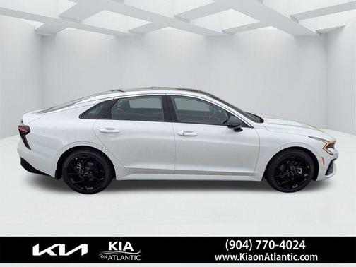 Snow White Pearl 2026 Kia K5 GT-Line