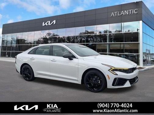 Snow White Pearl 2026 Kia K5 GT-Line